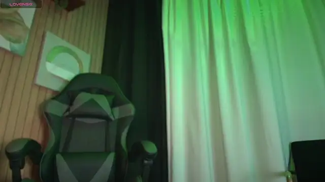 Camila Chainn online show from 6, 11, 2025