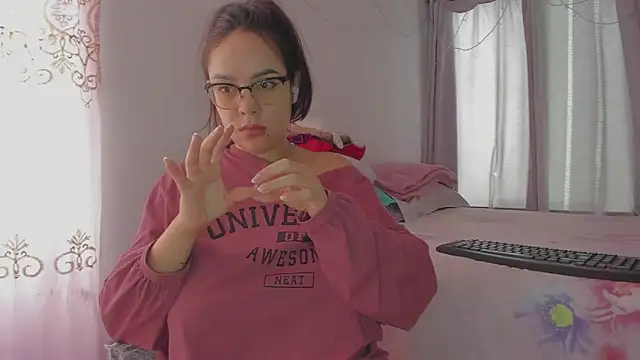 Snapshot of HARLEYNAPIER chatting on 6, 2, 2026 HARLEYNAPIER online show from 6, 2, 2026