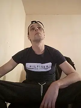 Snapshot of kx93 chatting on 5, 12, 2025 kx93 online show from 5, 12, 2025