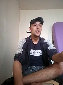 Snapshot of kx93 chatting on 9, 11, 2025 kx93 online show from 9, 11, 2025