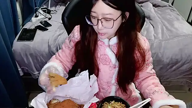 Angelababy001 online show from 9, 1, 2025