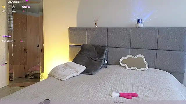 Soffimoon  online show from 16, 3, 2026