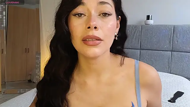 Soffimoon  online show from 17, 4, 2026