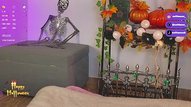 Snapshot of Soffimoon_ chatting on 29, 10, 2025 Soffimoon online show from 29, 10, 2025