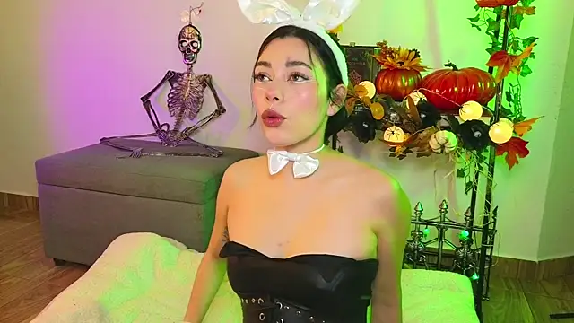 Snapshot of Soffimoon_ chatting on 15, 10, 2025 Soffimoon online show from 15, 10, 2025