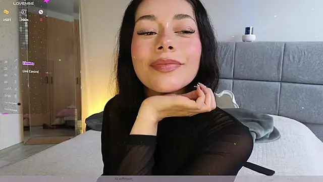 Soffimoon  online show from 2, 4, 2026