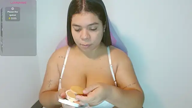 yulissa18 online show from 11, 4, 2026