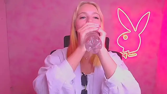 Milka kiss  online show from 16, 9, 2025