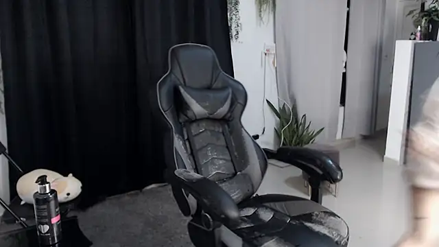 Snapshot of liz-beths chatting on 3, 2, 2026 liz-beths online show from 3, 2, 2026