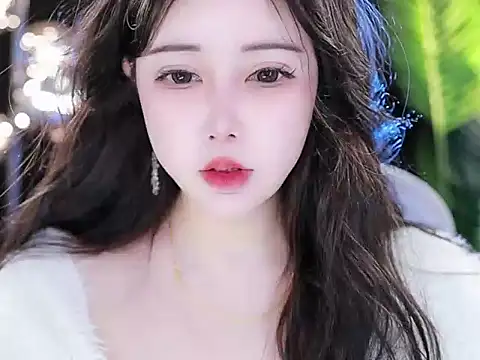 Qiaoqiao  online show from 16, 3, 2025