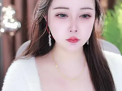 Qiaoqiao  online show from 4, 3, 2025