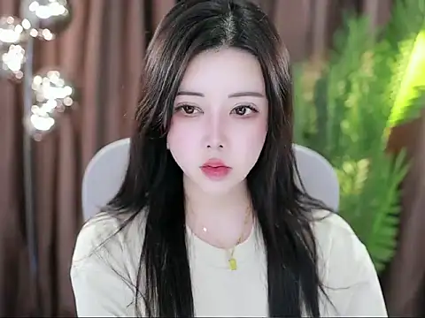 Qiaoqiao  online show from 28, 2, 2025