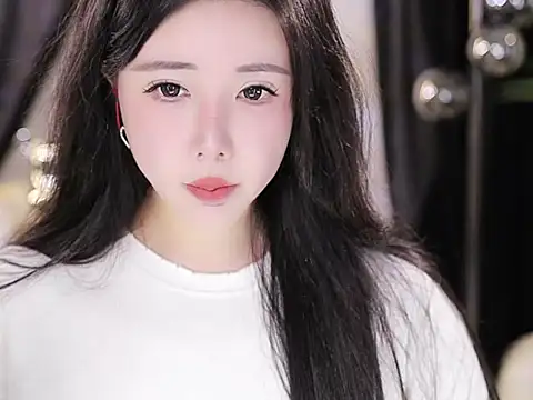 Qiaoqiao  online show from 2, 10, 2025