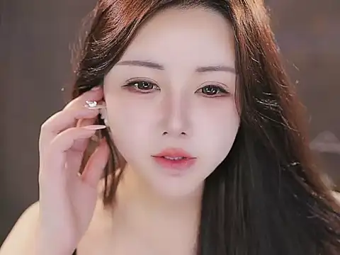 Qiaoqiao  online show from 7, 11, 2025