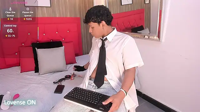 Snapshot of axel_ps chatting on 4, 10, 2025 axel ps online show from 4, 10, 2025