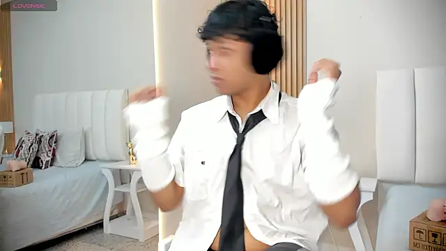 Snapshot of axel_ps chatting on 6, 11, 2025 axel ps online show from 6, 11, 2025