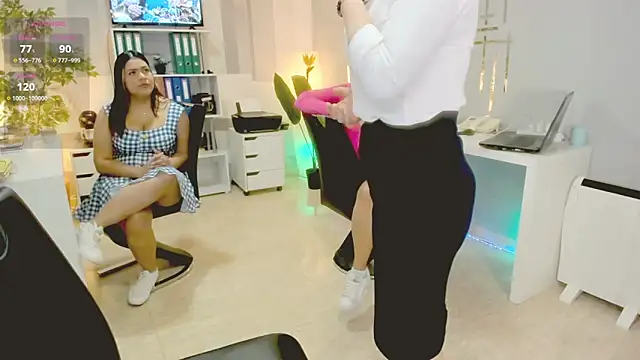 Snapshot of Butterflyblue_dream chatting on 21, 11, 2025 Butterflyblue dream online show from 21, 11, 2025