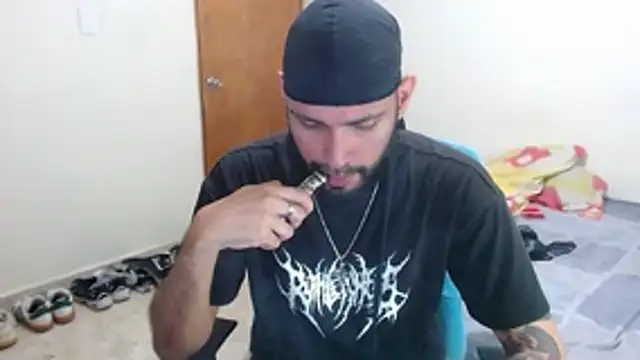 Snapshot of samir_music chatting on 4, 11, 2025 samir music online show from 4, 11, 2025