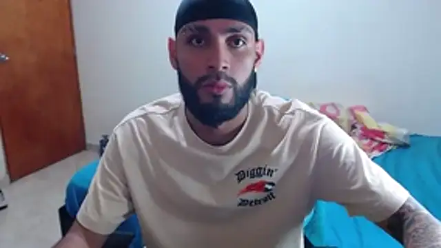 Snapshot of samir_music chatting on 13, 11, 2025 samir music online show from 13, 11, 2025