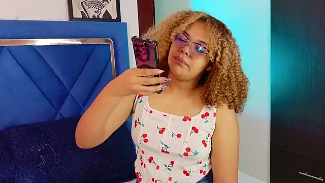 NiaColusi online show from 13, 2, 2026