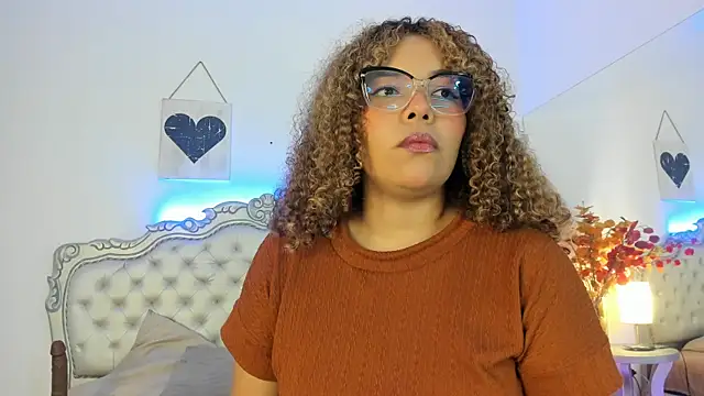 NiaColusi online show from 20, 9, 2025