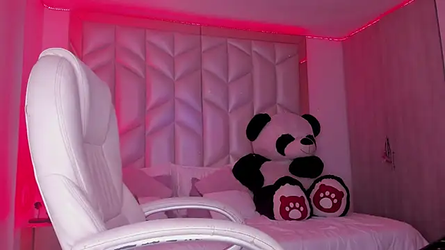 AlhanaRose online show from 17, 2, 2025