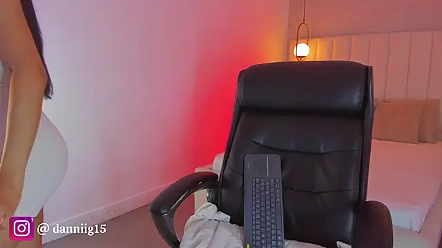 kosmic Angel online show from 3, 3, 2025