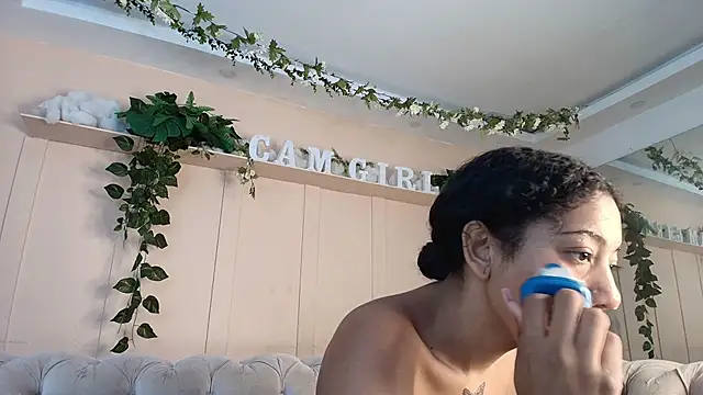 flavia cruz online show from 4, 6, 2026