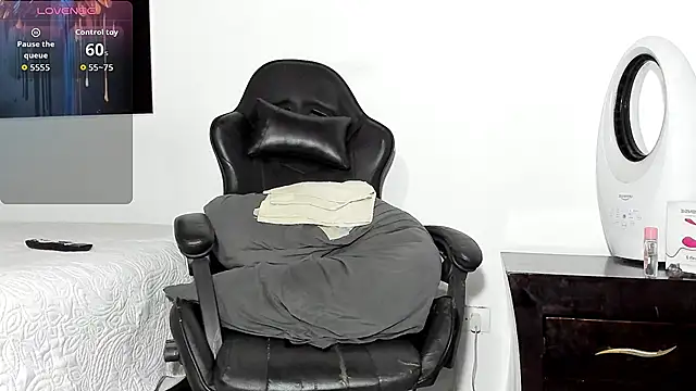 tizziano castillo  online show from 16, 3, 2026