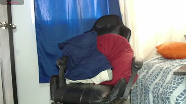 tizziano castillo  online show from 15, 3, 2025