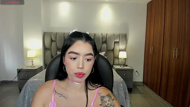 zoee jackson online show from 4, 6, 2026