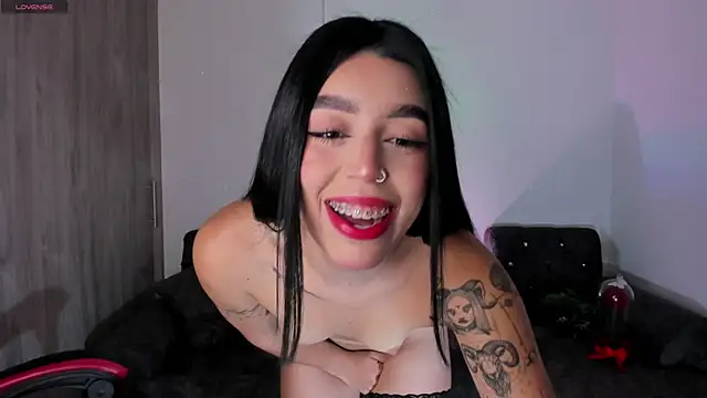 zoee jackson online show from 14, 4, 2026