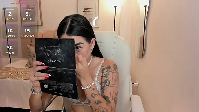 zoee jackson online show from 20, 6, 2026