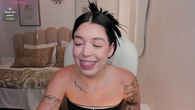zoee jackson online show from 30, 5, 2026
