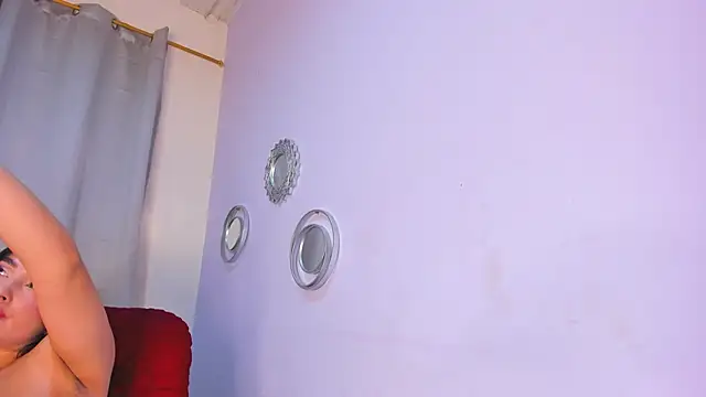 LunaMontiel online show from 15, 2, 2025