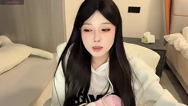 Q-ing online show from 1, 1, 2025