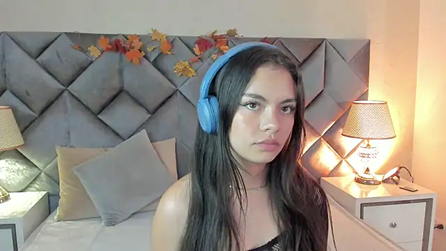 Luisa0110 online show from 11, 10, 2025