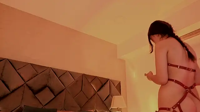 Luisa0110 online show from 12, 4, 2026