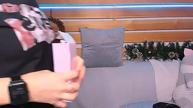 Nora Adamss online show from 15, 1, 2025