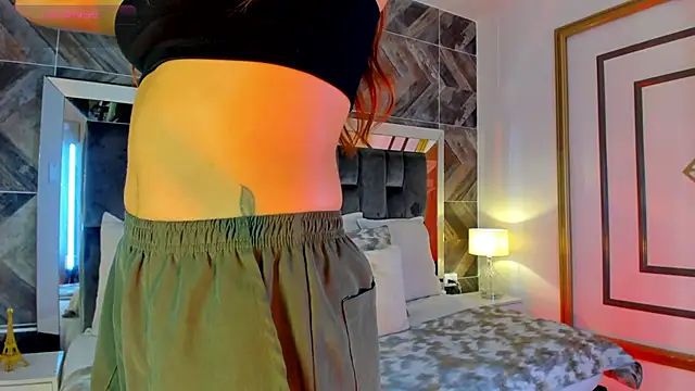 TaniaSmith1 online show from 2, 10, 2025