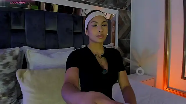 TaniaSmith1 online show from 29, 11, 2025