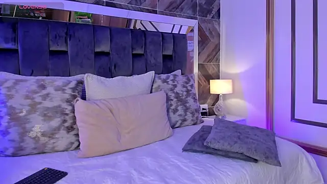 TaniaSmith1 online show from 31, 10, 2025