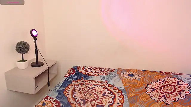 michaela cox online show from 13, 12, 2025