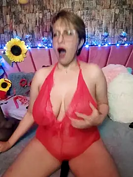 Isabelle Lov18 online show from 1, 3, 2025