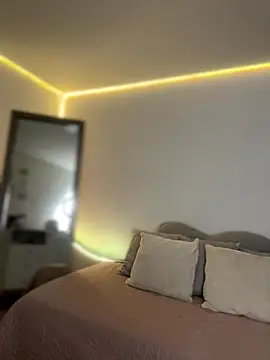 AmmyCollinsW online show from 4, 10, 2025