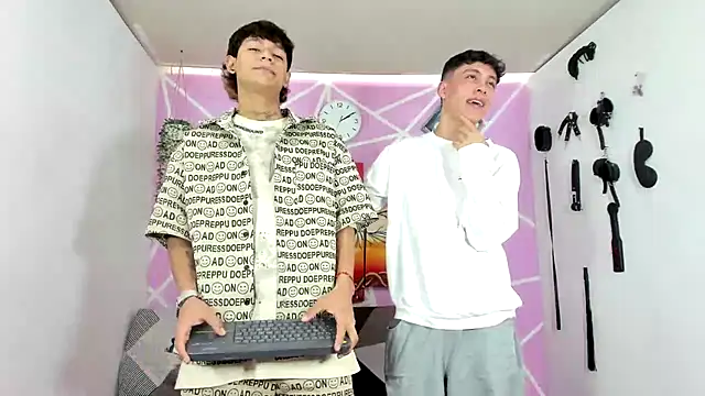 Fresahot2005 online show from 1, 2, 2025