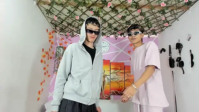 Fresahot2005 online show from 17, 3, 2025