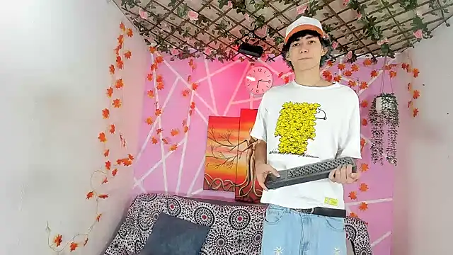 Fresahot2005 online show from 29, 11, 2025