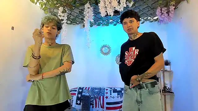 Fresahot2005 online show from 5, 11, 2025