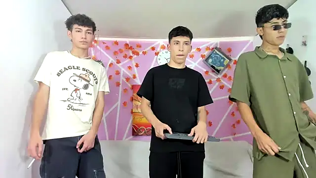 Fresahot2005 online show from 10, 2, 2025